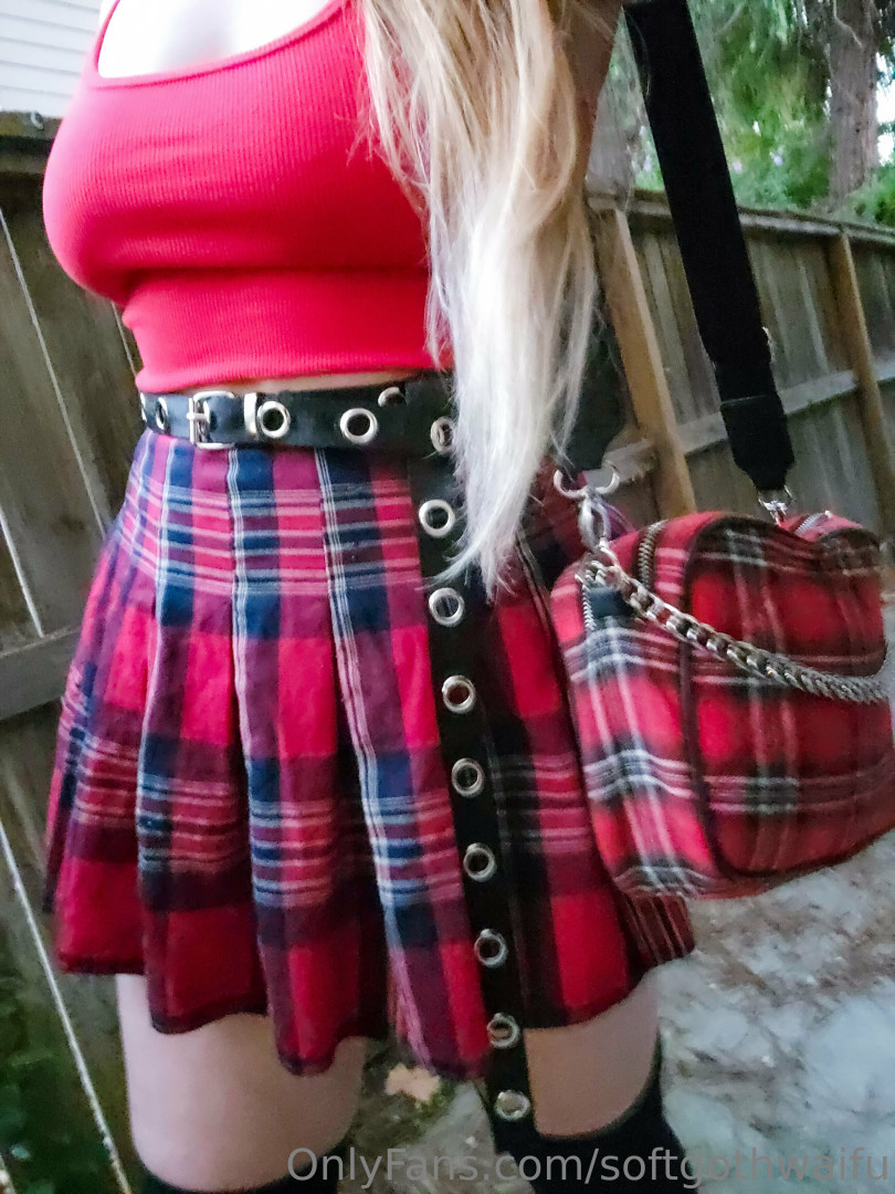 Photo by softgothwaifu published on May 17,2023 20:22:10 - BestThots