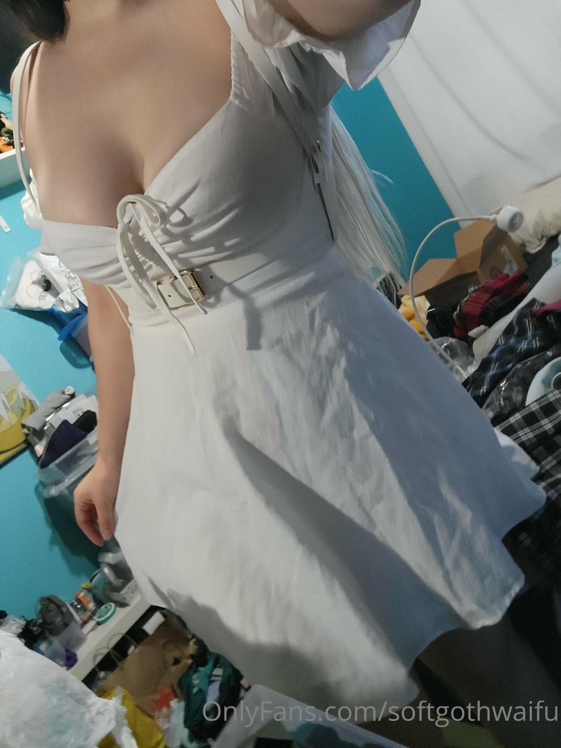 Photo by softgothwaifu published on May 17,2023 20:22:14 - BestThots