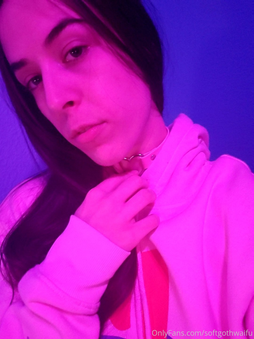 Photo by softgothwaifu published on May 17,2023 20:22:36 - BestThots