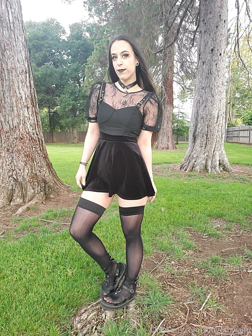 Photo by softgothwaifu published on May 17,2023 20:23:02 - BestThots