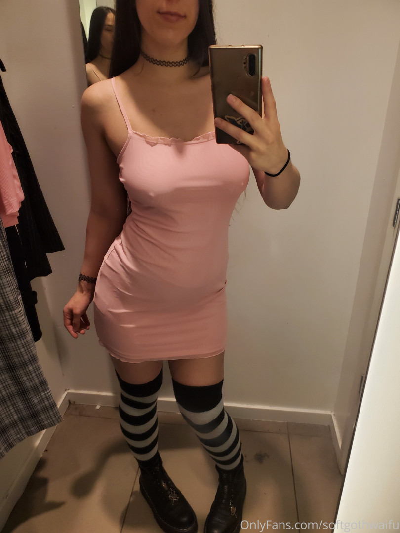 Photo by softgothwaifu published on May 17,2023 20:23:11 - BestThots