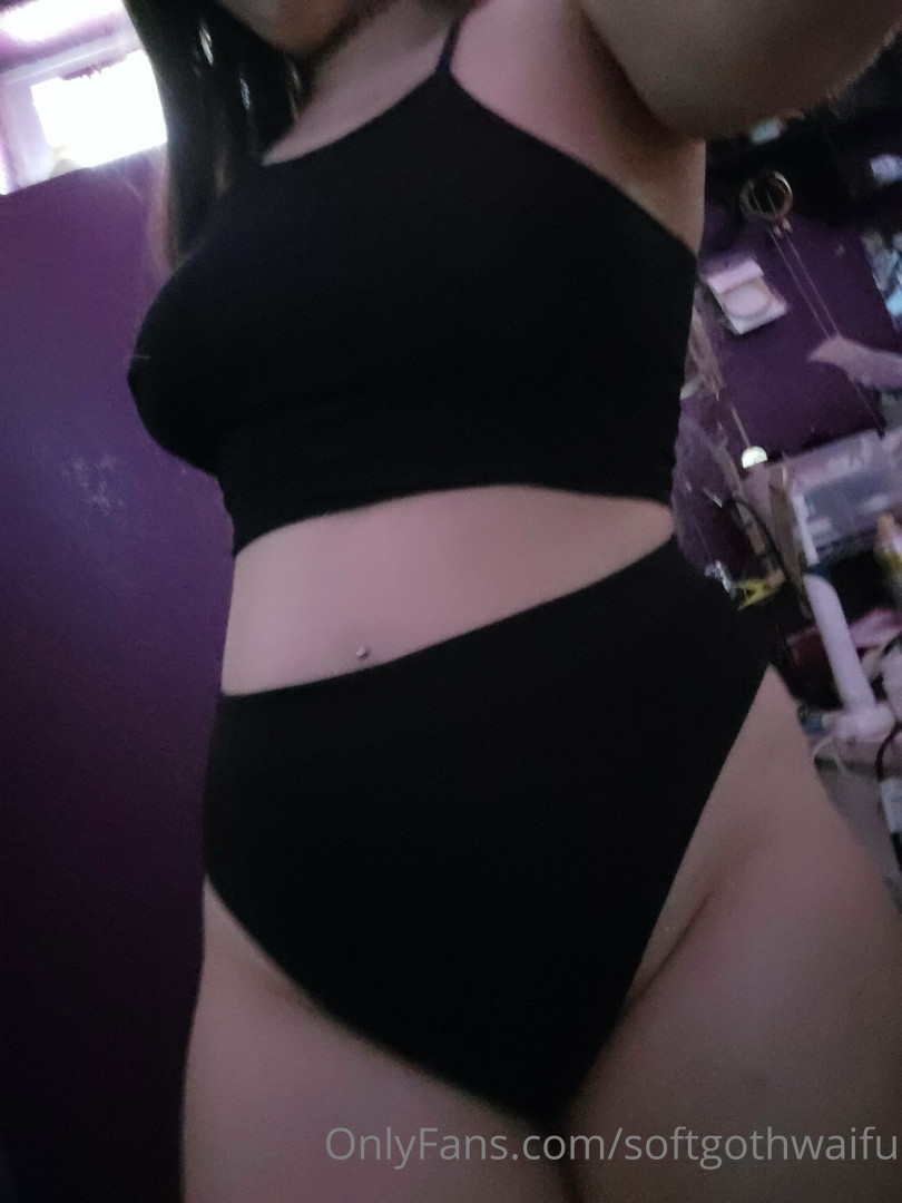 Photo by softgothwaifu published on May 17,2023 20:23:33 - BestThots