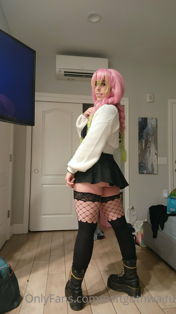 Photo by softgothwaifu published on May 17,2023 20:23:51 - BestThots
