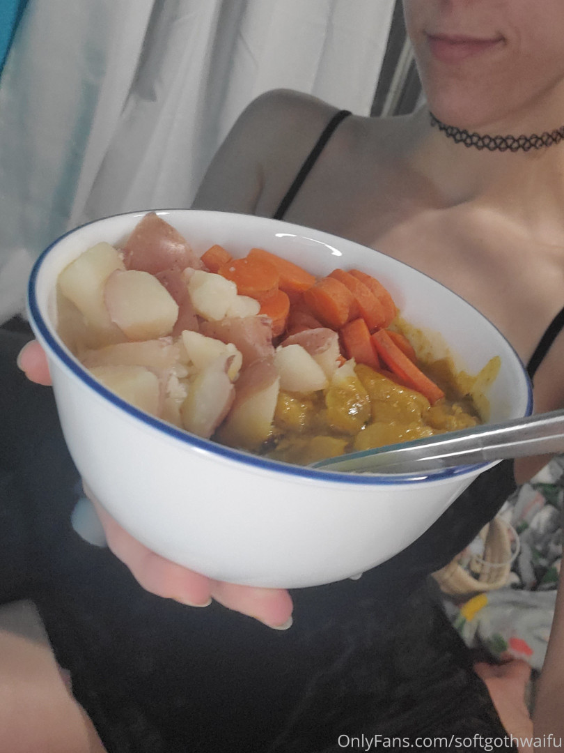 Photo by softgothwaifu published on May 17,2023 20:23:52 - BestThots