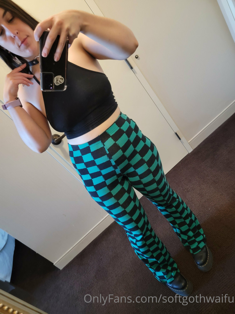 Photo by softgothwaifu published on May 17,2023 20:24:09 - BestThots
