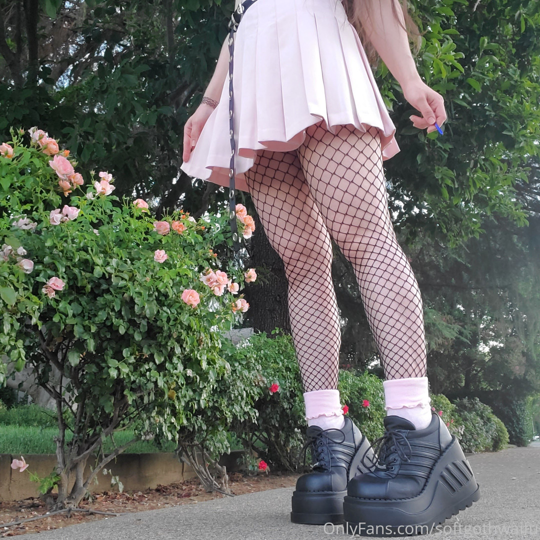 Photo by softgothwaifu published on May 17,2023 20:24:22 - BestThots