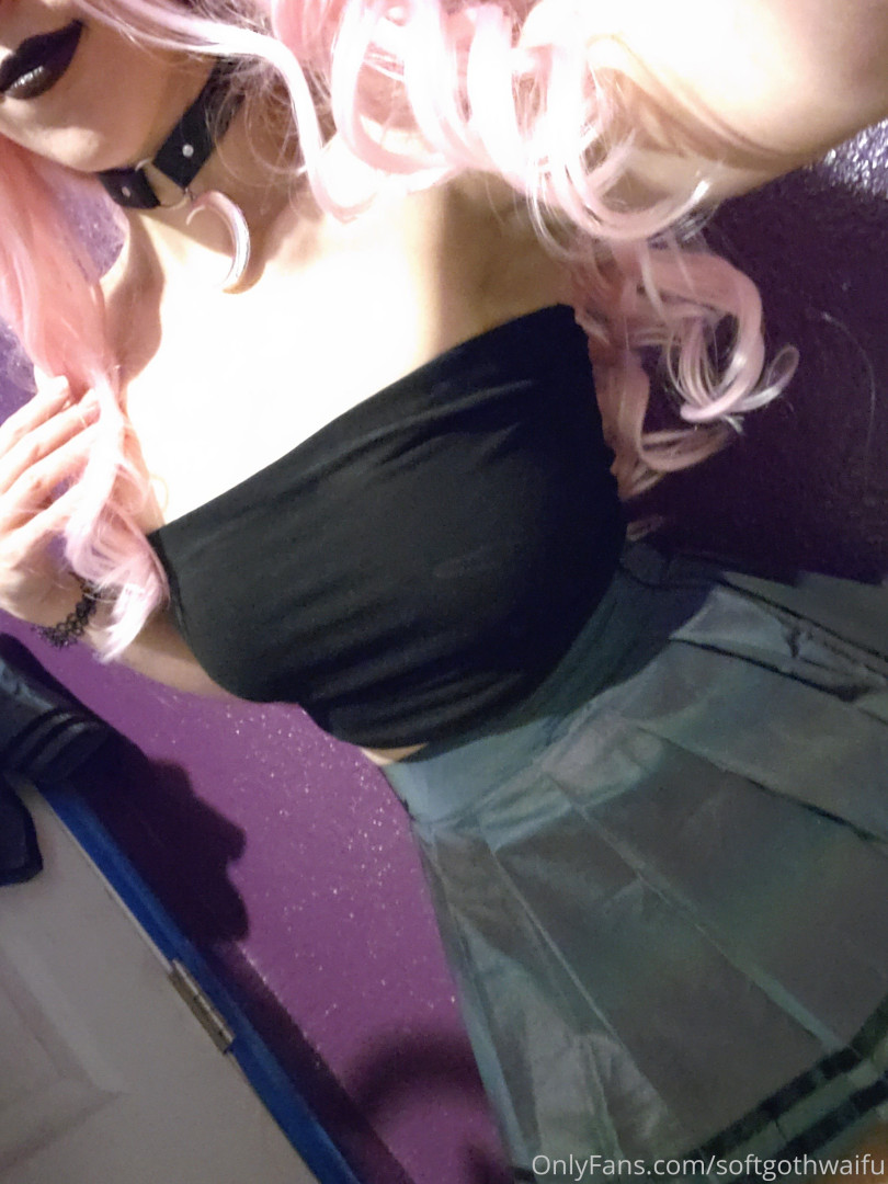 Photo by softgothwaifu published on May 17,2023 20:25:13 - BestThots