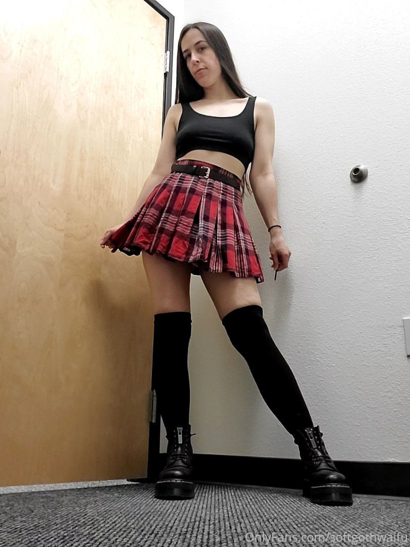 Photo by softgothwaifu published on May 17,2023 20:25:51 - BestThots