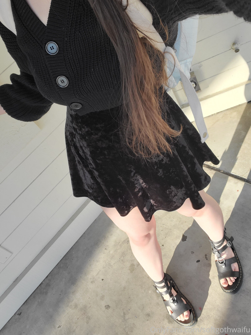Photo by softgothwaifu published on May 17,2023 20:27:26 - BestThots
