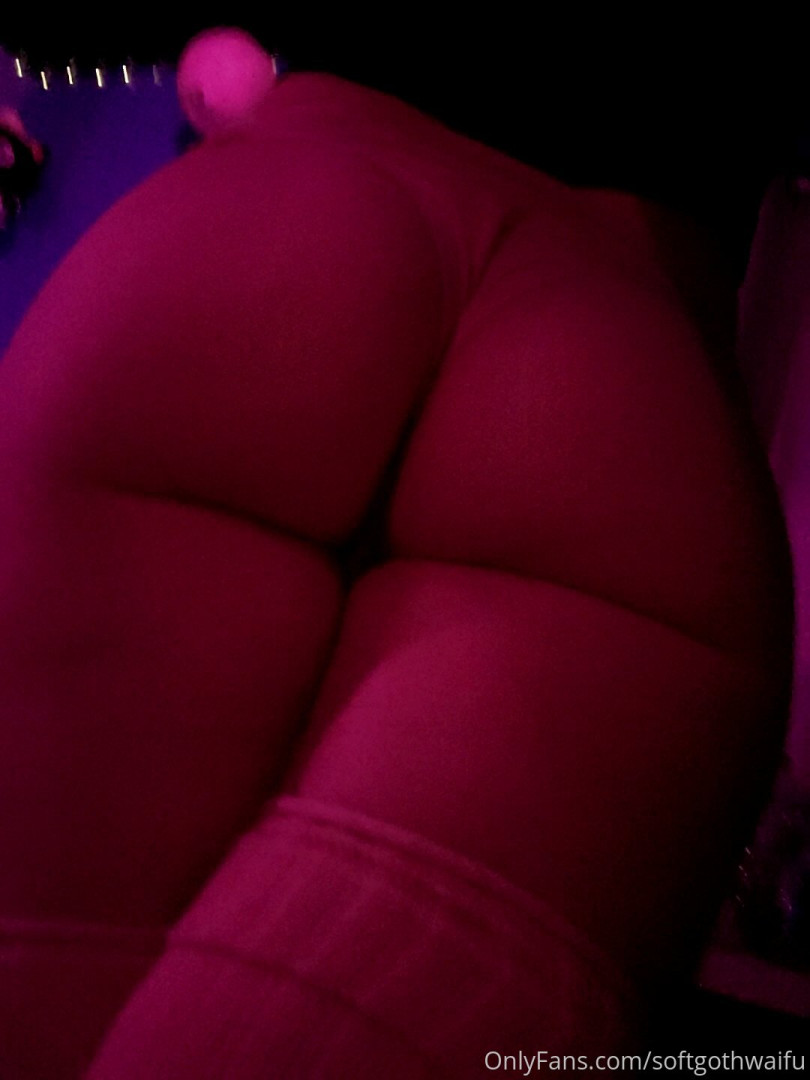 Photo by softgothwaifu published on May 17,2023 20:27:52 - BestThots