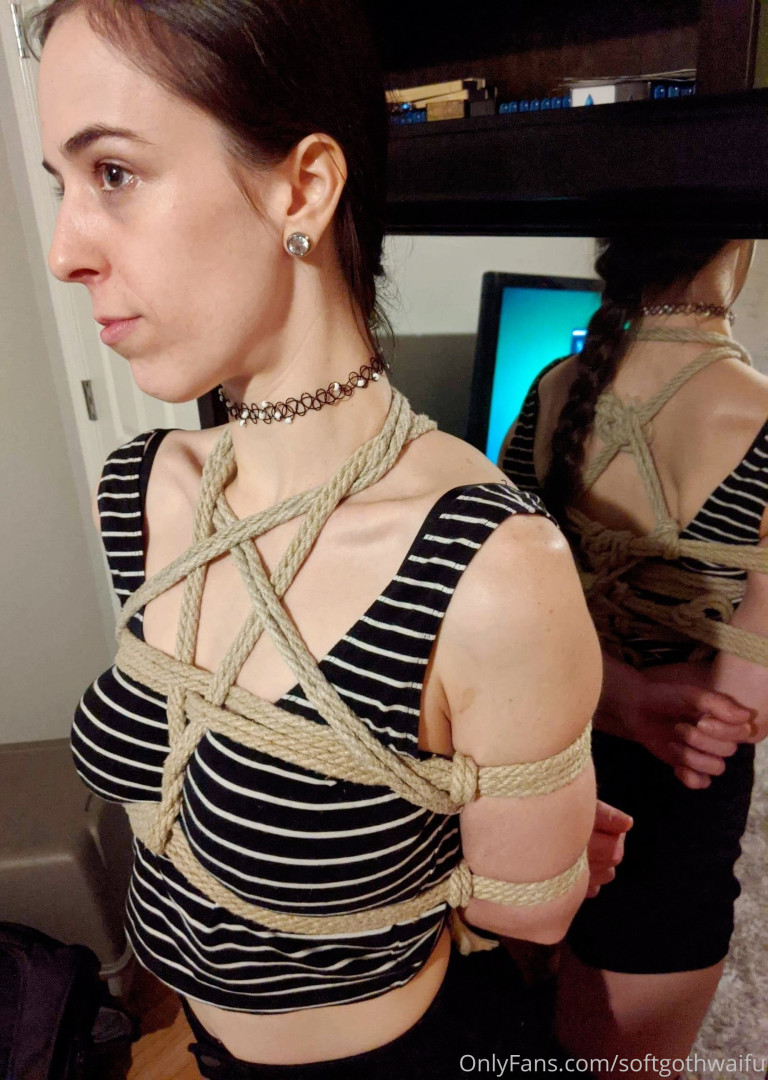 Photo by softgothwaifu published on May 17,2023 20:28:32 - BestThots