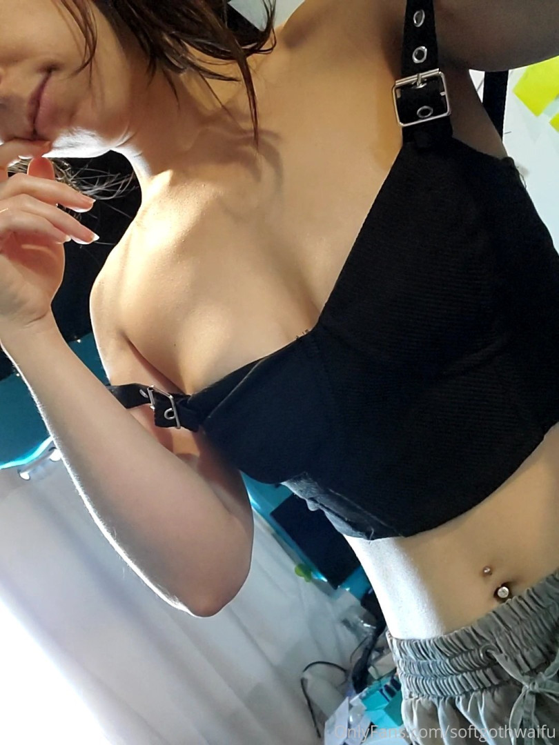 Photo by softgothwaifu published on May 17,2023 20:28:36 - BestThots