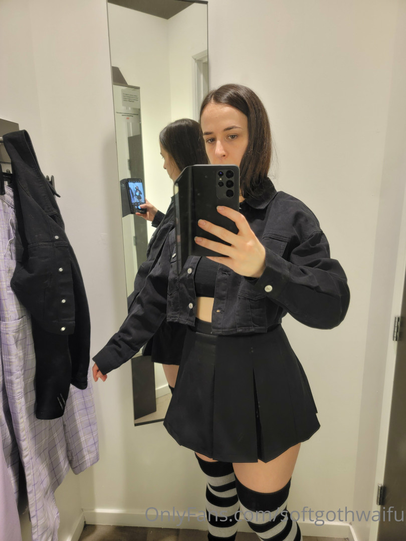 Photo by softgothwaifu published on May 17,2023 20:28:53 - BestThots