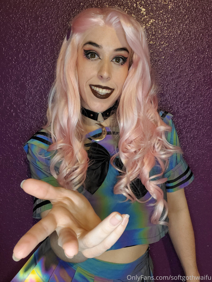 Photo by softgothwaifu published on May 17,2023 20:29:05 - BestThots