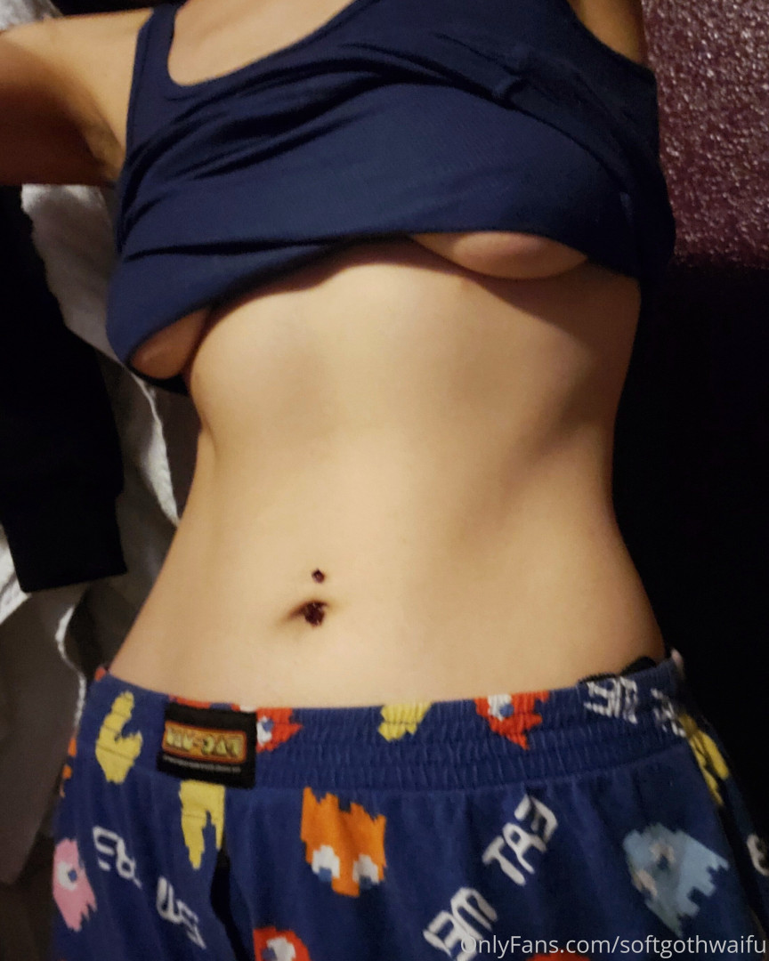 Photo by softgothwaifu published on May 17,2023 20:29:37 - BestThots