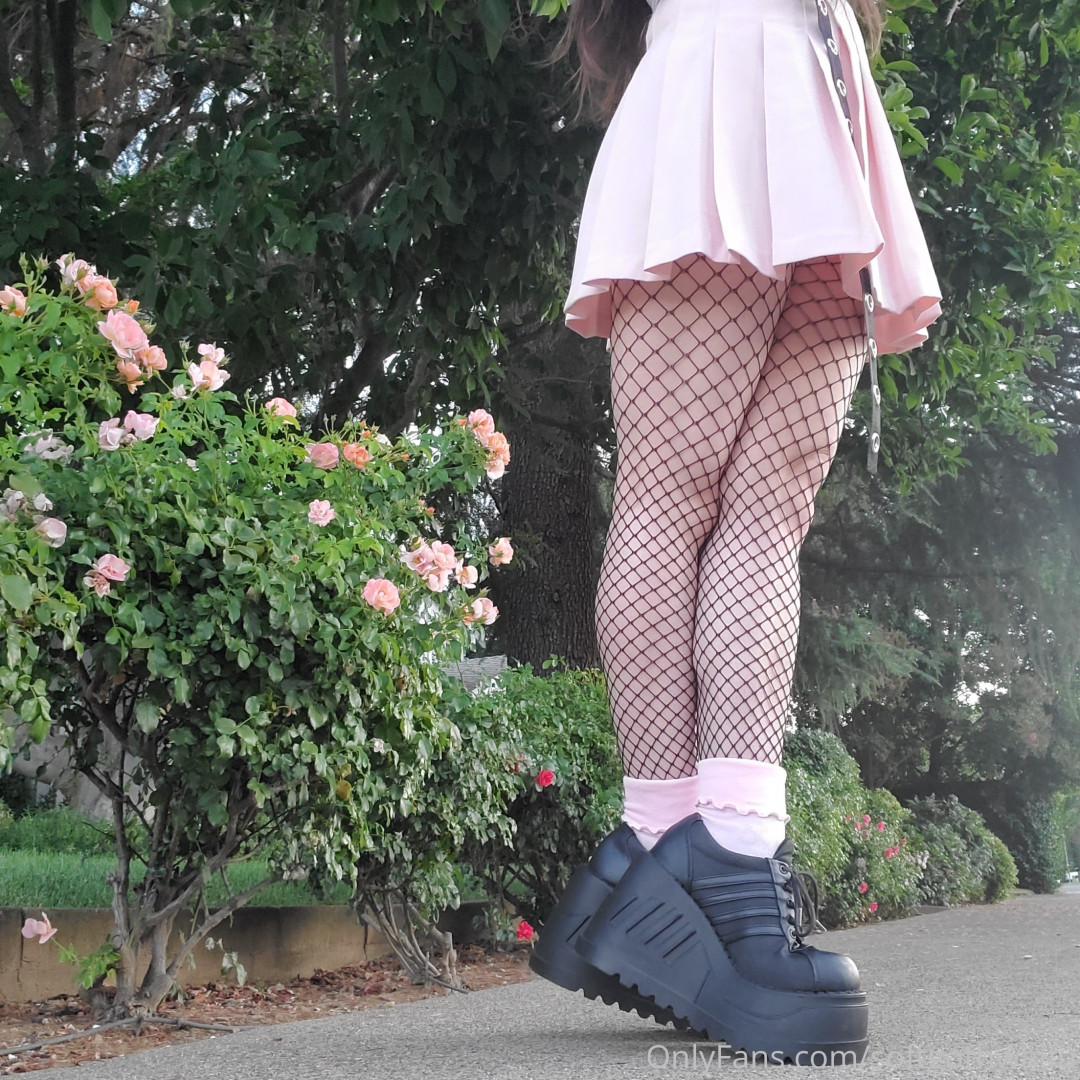 Photo by softgothwaifu published on May 17,2023 20:29:41 - BestThots