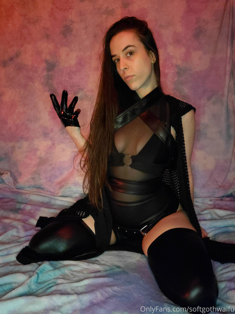 Photo by softgothwaifu published on May 17,2023 20:30:04 - BestThots