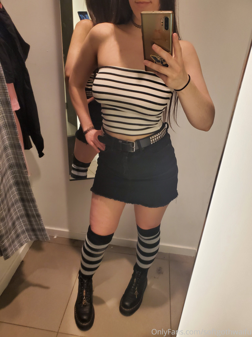 Photo by softgothwaifu published on May 17,2023 20:30:08 - BestThots