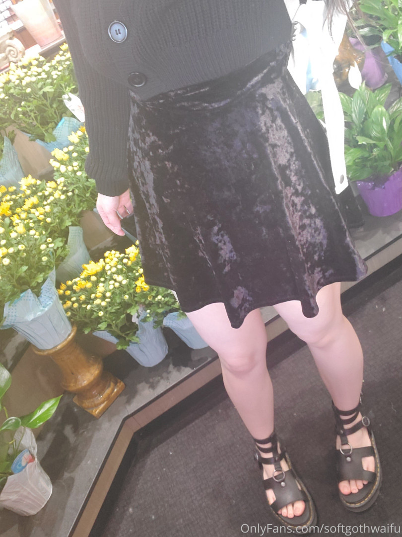 Photo by softgothwaifu published on May 17,2023 20:31:02 - BestThots