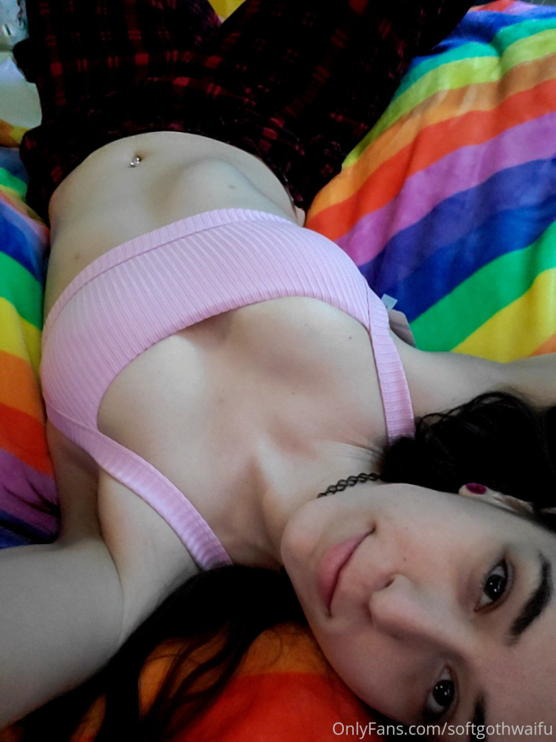 Photo by softgothwaifu published on May 17,2023 20:31:36 - BestThots