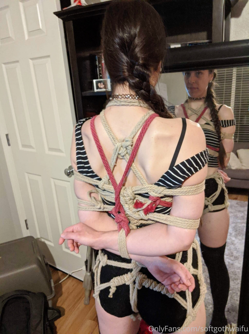 Photo by softgothwaifu published on May 17,2023 20:31:44 - BestThots