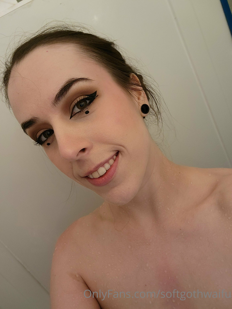 Photo by softgothwaifu published on May 17,2023 20:32:23 - BestThots