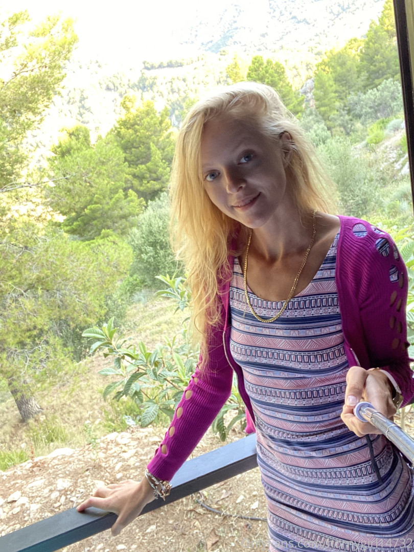 Photo by hornygirl14732 published on October 15,2023 11:36:40 - BestThots