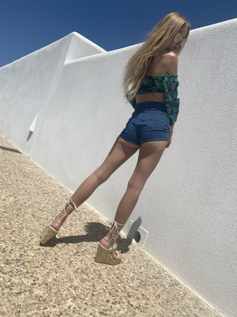 Photo by hornygirl14732 published on October 15,2023 12:20:58 - BestThots