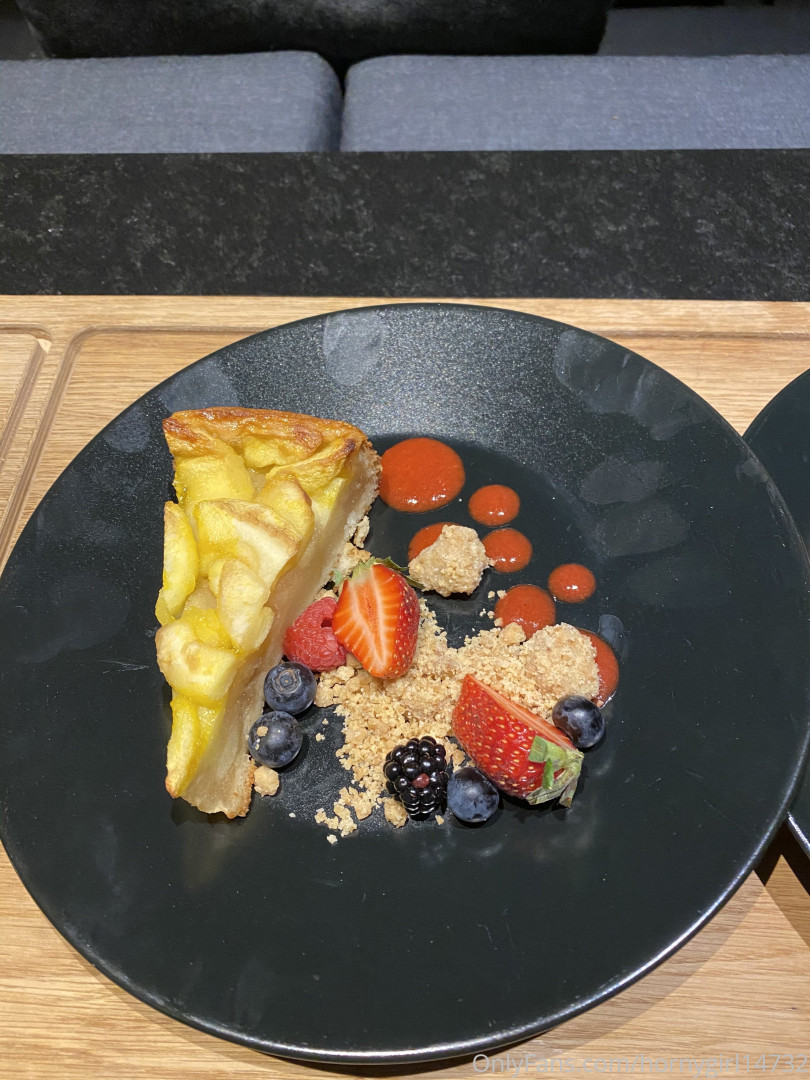 Photo by hornygirl14732 published on October 15,2023 12:37:59 - BestThots