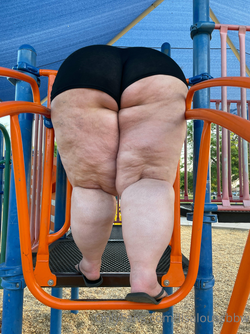 Photo by lisaloussbbw published on July 8,2023 05:49:56 - BestThots
