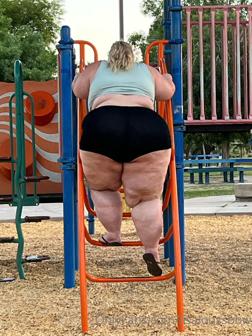 Photo by lisaloussbbw published on July 8,2023 05:49:59 - BestThots