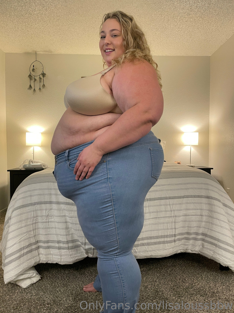 Photo by lisaloussbbw published on July 8,2023 05:50:24 - BestThots
