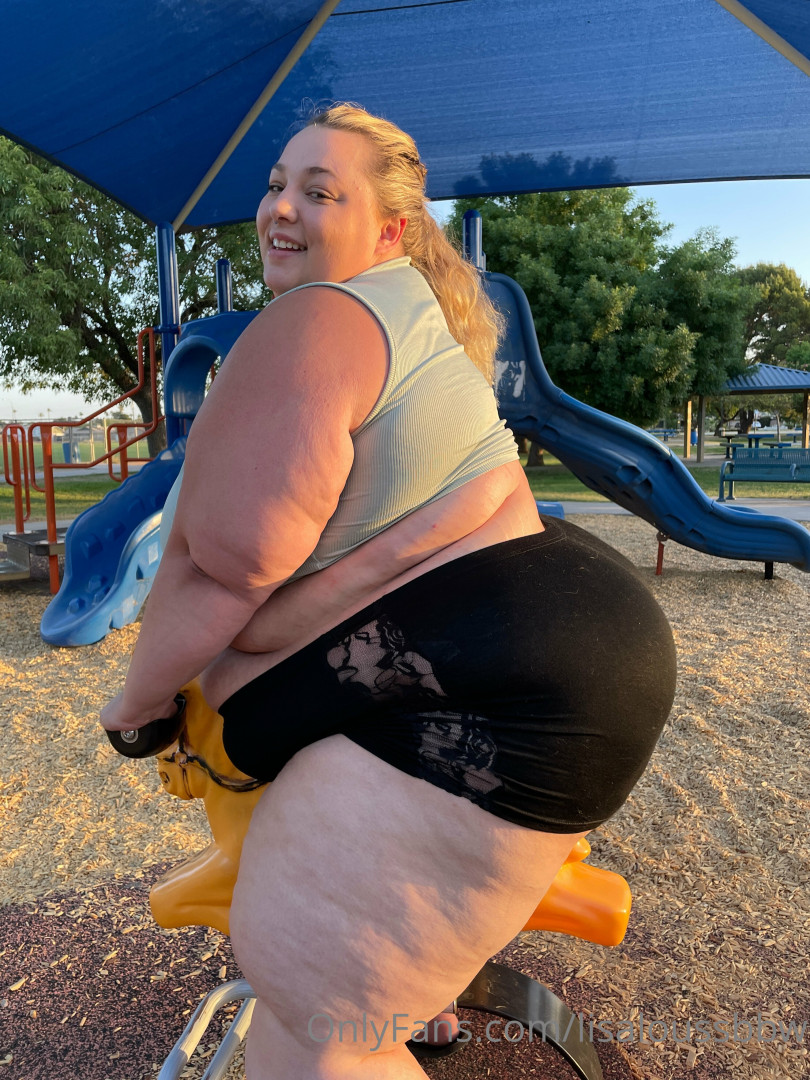 Photo by lisaloussbbw published on July 8,2023 05:59:02 - BestThots