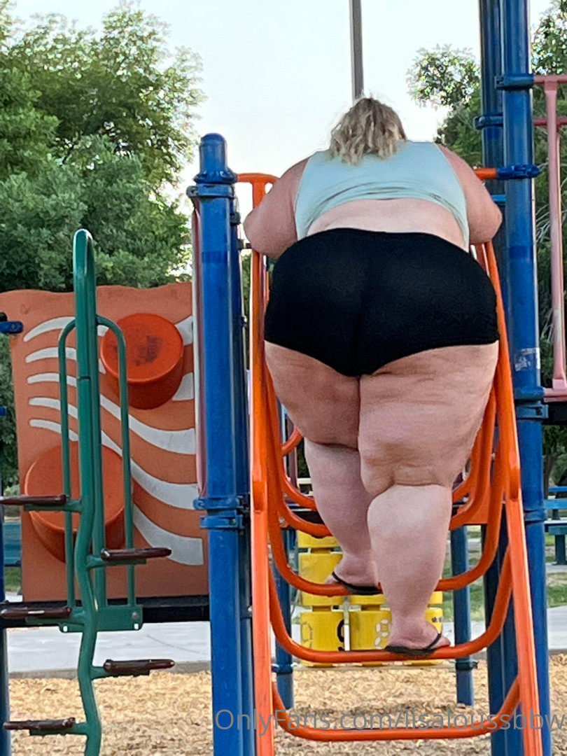 Photo by lisaloussbbw published on July 8,2023 06:05:08 - BestThots