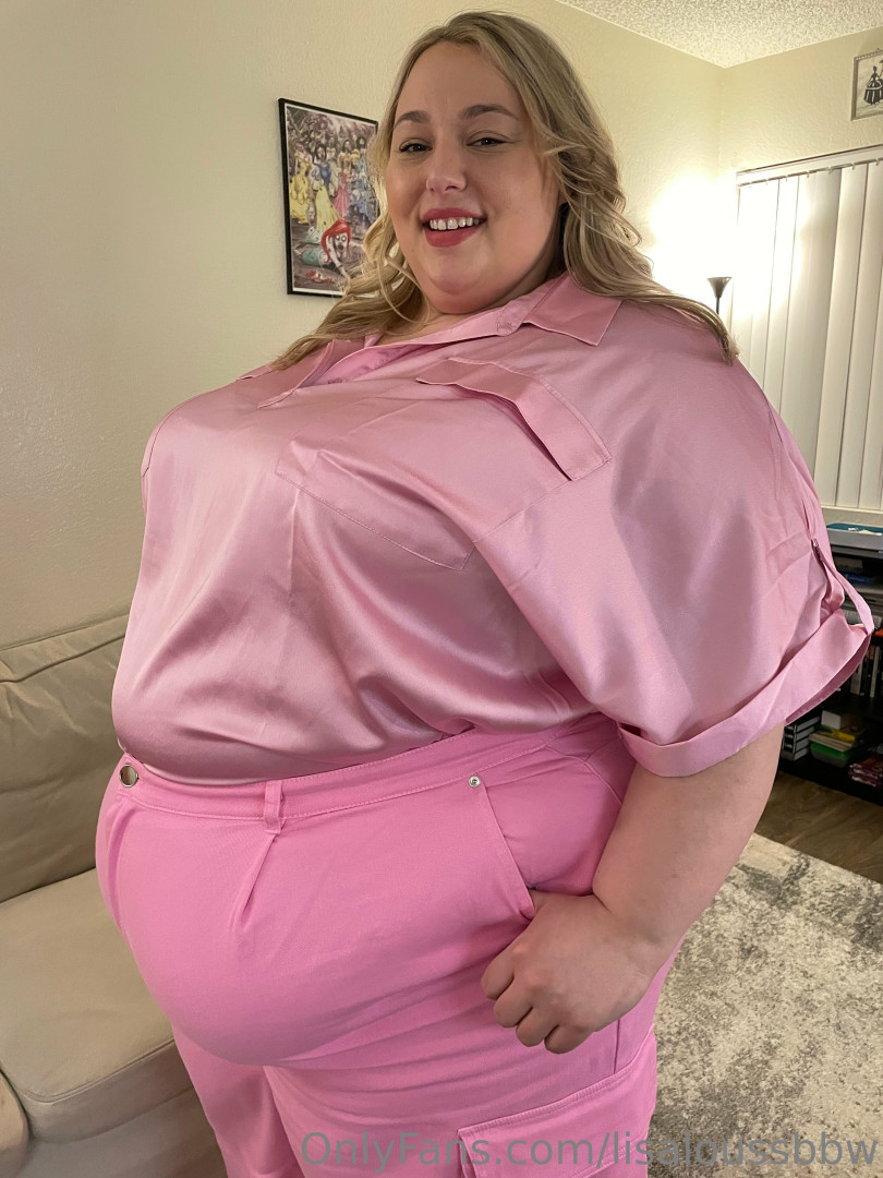 Photo by lisaloussbbw published on July 8,2023 06:08:36 - BestThots