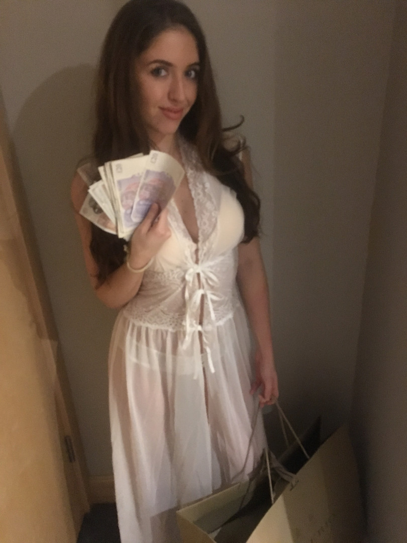 Photo by thecruelmistress published on October 13,2023 03:43:48 - BestThots