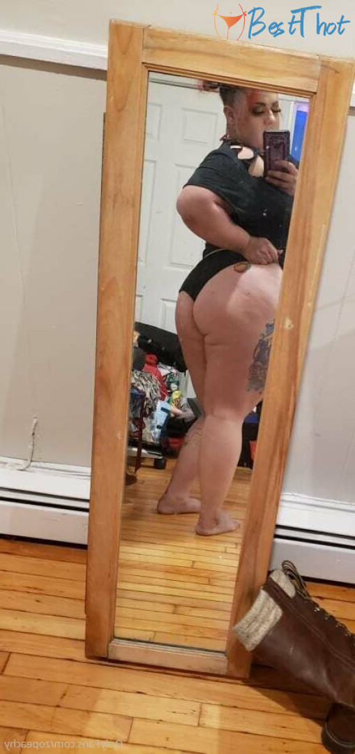 Photo by urpeachfetish published on December 23,2024 16:12:18 - BestThots