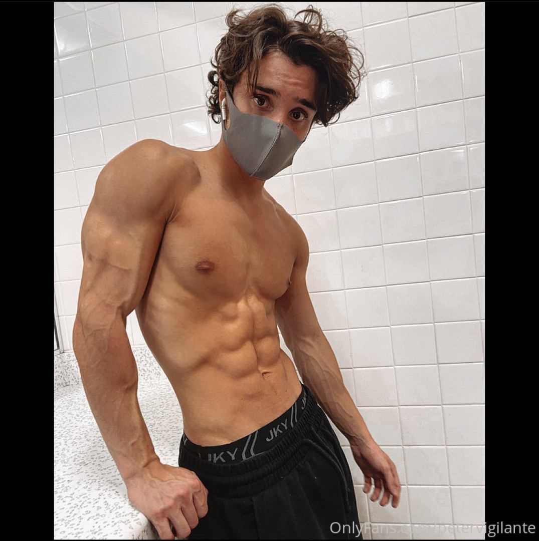 Photo by petervigilante published on May 19,2023 12:40:57 - BestThots