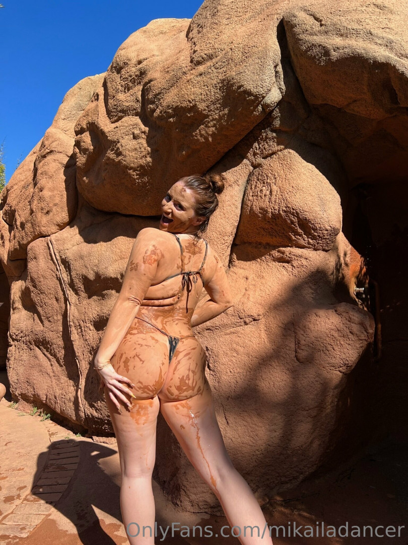 Photo by mikailadancer published on October 24,2023 16:54:39 - BestThots