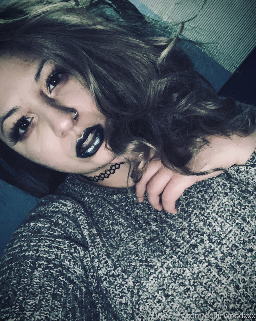 Photo by dolliewoodxxx published on October 16,2023 17:03:38 - BestThots