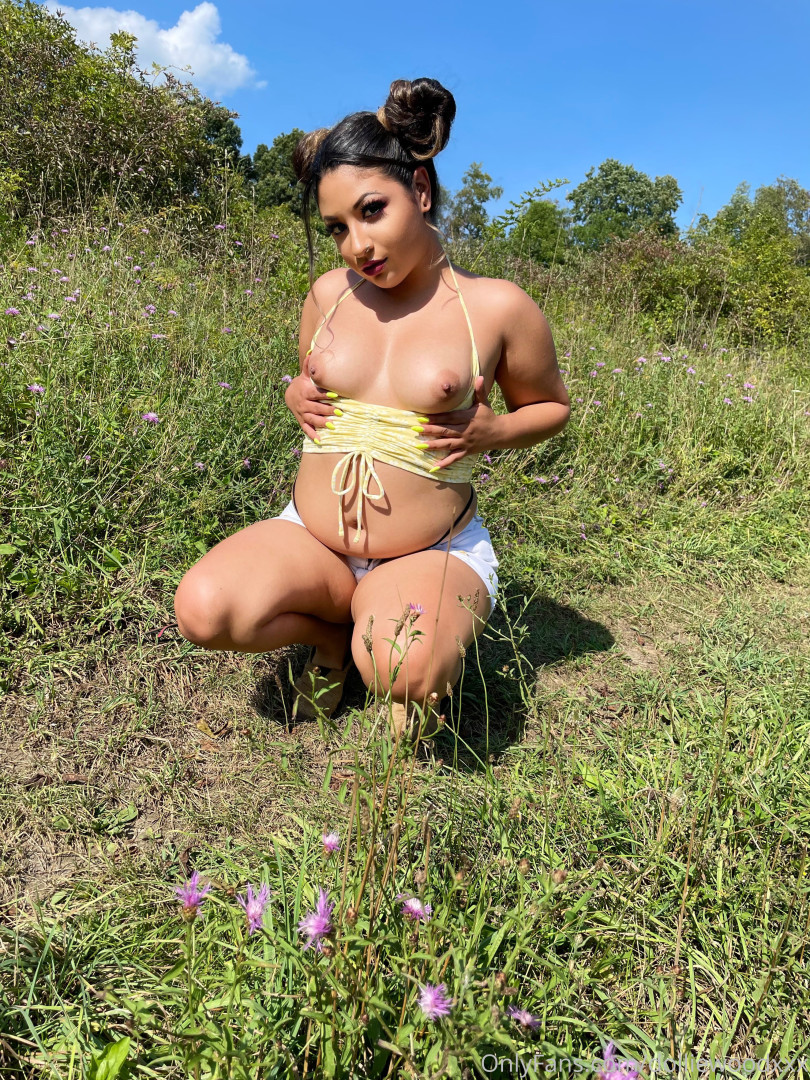 Photo by dolliewoodxxx published on October 16,2023 17:05:53 - BestThots