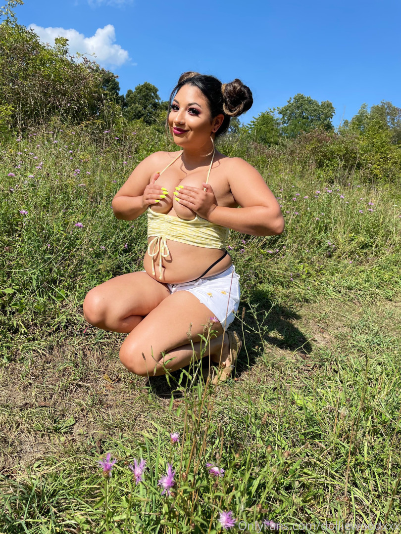 Photo by dolliewoodxxx published on October 16,2023 17:25:04 - BestThots
