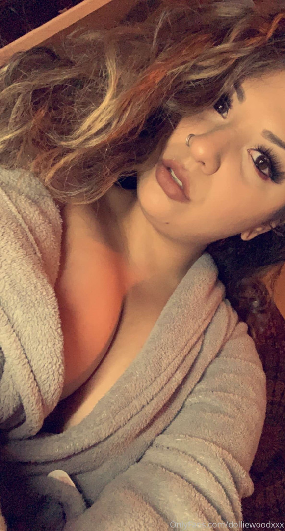 Photo by dolliewoodxxx published on October 16,2023 17:56:38 - BestThots