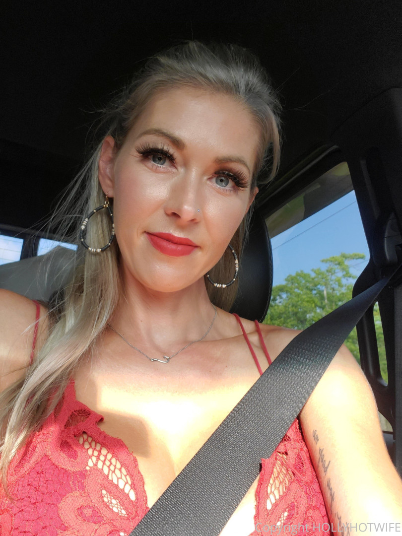 Photo by hollyhotwife published on August 31,2023 08:32:23 - BestThots