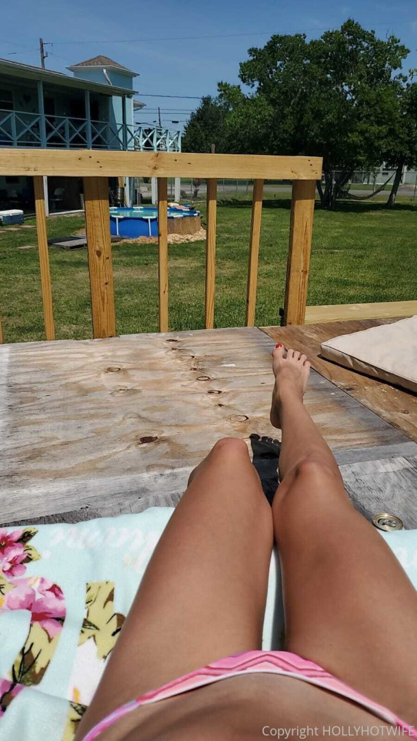 Photo by hollyhotwife published on August 31,2023 09:23:28 - BestThots