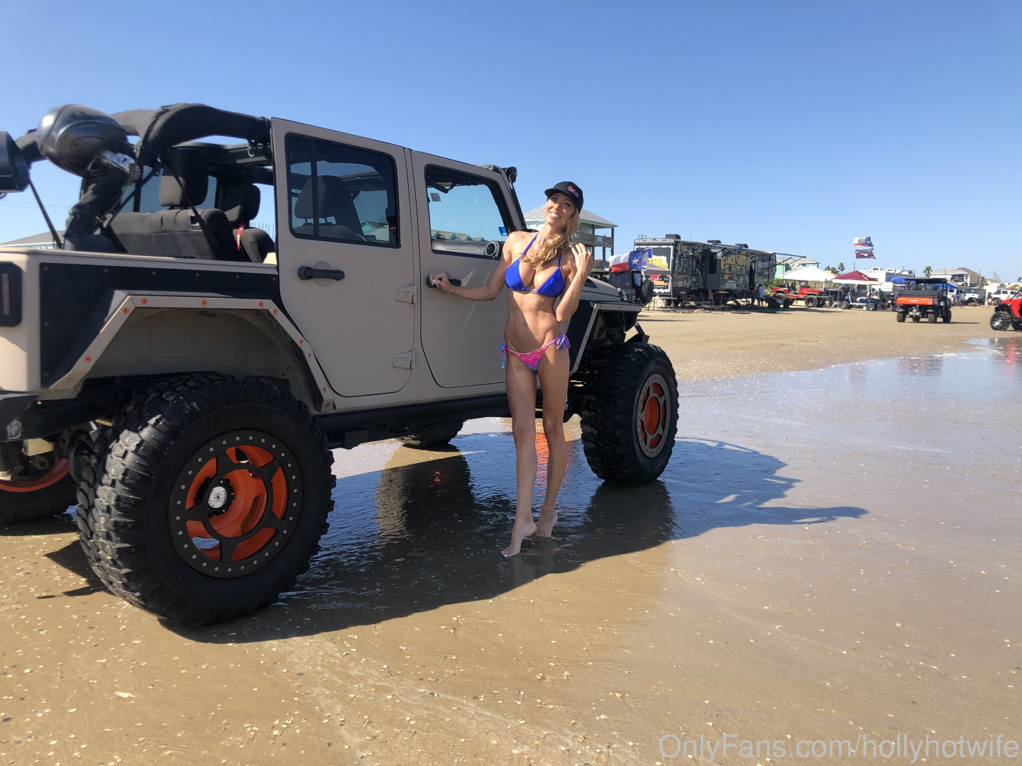 Photo by hollyhotwife published on August 31,2023 09:28:10 - BestThots