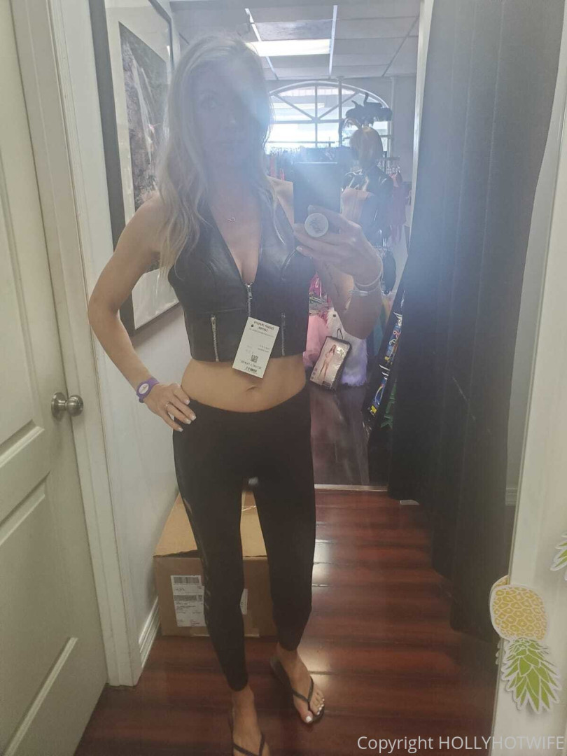 Photo by hollyhotwife published on August 31,2023 09:38:34 - BestThots