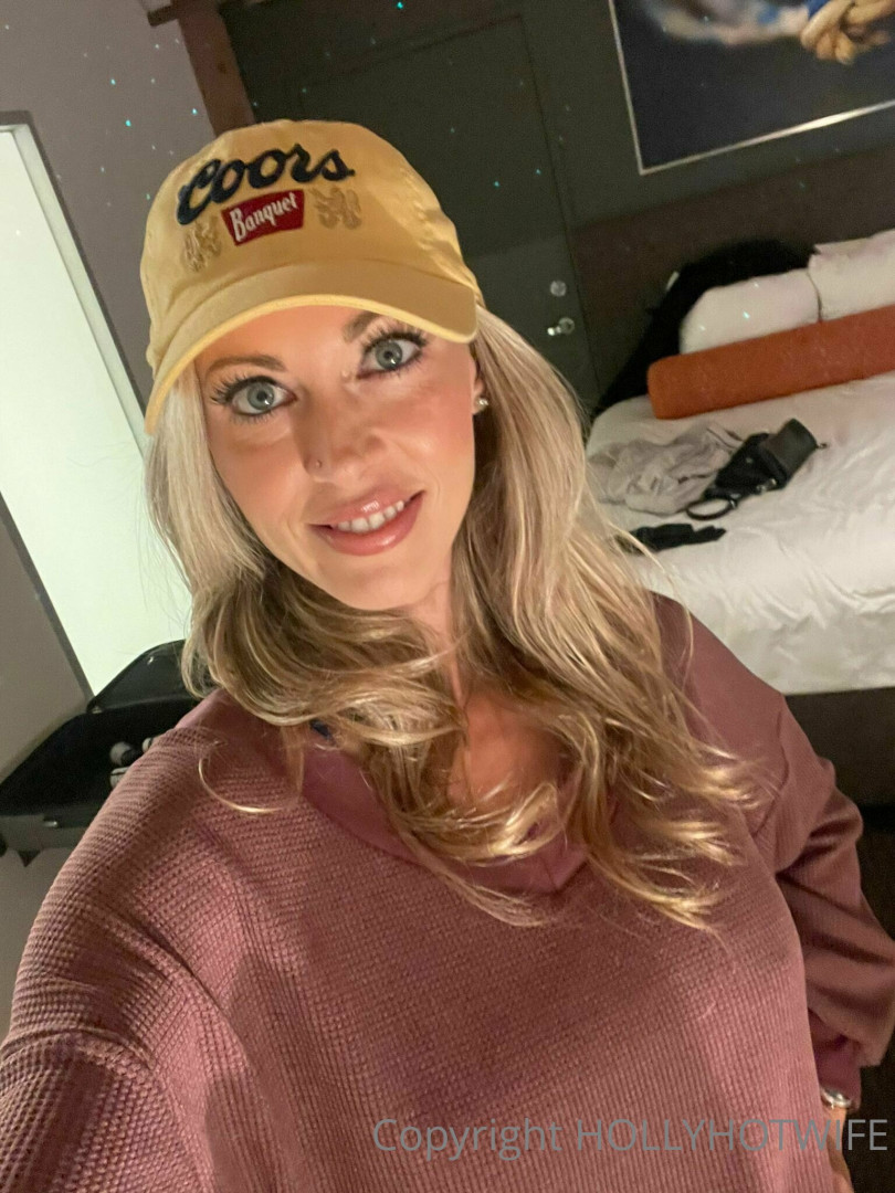 Photo by hollyhotwife published on August 31,2023 10:14:07 - BestThots