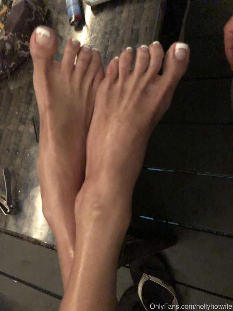 Photo by hollyhotwife published on August 31,2023 10:42:36 - BestThots