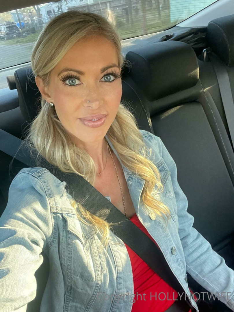 Photo by hollyhotwife published on August 31,2023 11:24:45 - BestThots